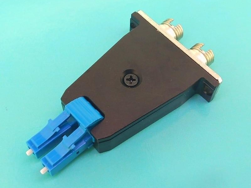 FC母-LC公雙工光纖適配器