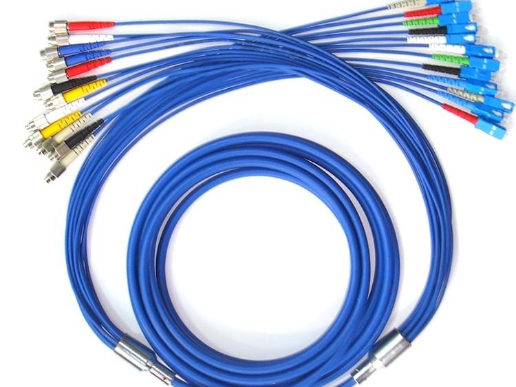 SC UPC 4芯鎧裝跳線，光纖跳線