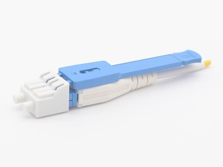 LC UPC V4 uniboot 帶拉桿光纖連接器