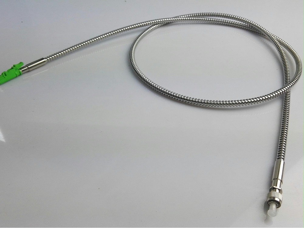 SMA905 金屬鎧裝能量光纖跳線